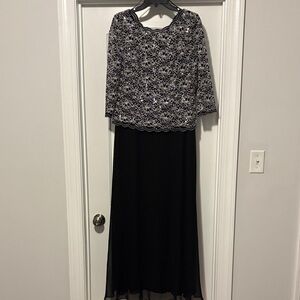 Alex Evenings Black and Silver 3/4 Sleeve Formal Dress- size 14